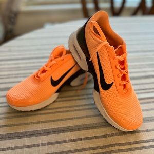 Women’s Nike Size 7